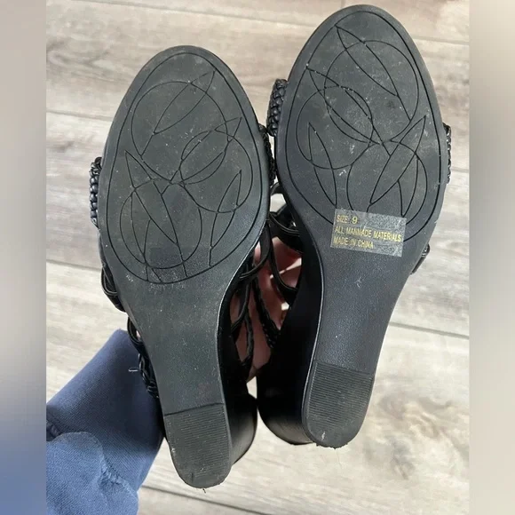 Charlotte Russe Wedges - Picture 2 of 4